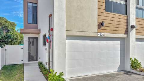 4226 NE 7th Ter, Oakland Park, FL 33334