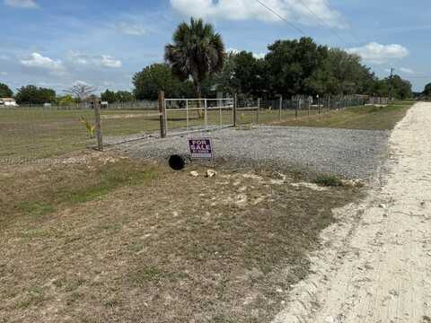 560 N GRANJA ST, Clewiston, FL 33440