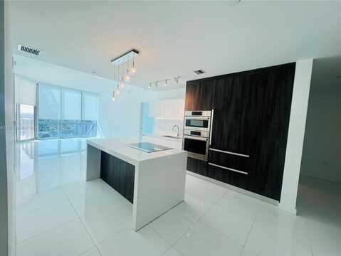 851 NE 1st Av, Miami, FL 33132