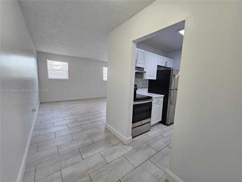 400 NE 1st St, Hallandale Beach, FL 33009