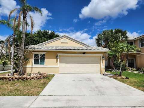 9871 Red Heart Ln, Tamarac, FL 33321