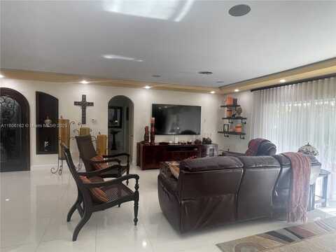 8620 SW 87th Ave, Miami, FL 33173