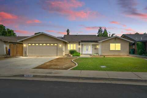 707 W Pine Street, Exeter, CA 93221