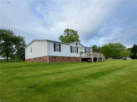 1020 Willow Creek Drive, Pinnacle, NC 27043