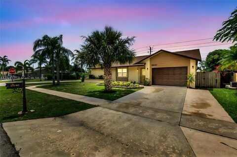 8840 SW 18th Rd, Boca Raton, FL 33433
