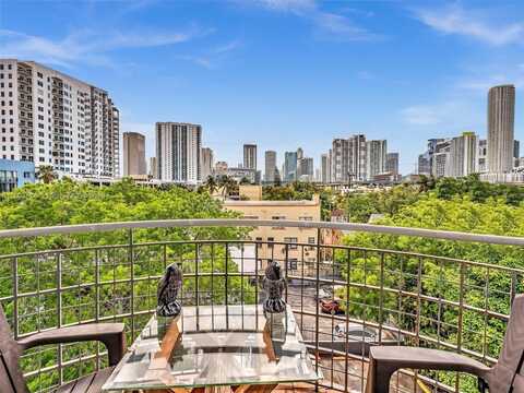 546 SW 1st St, Miami, FL 33130