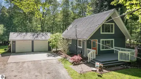 4550 Blue Cedar Drive, Mount Pleasant, MI 48858