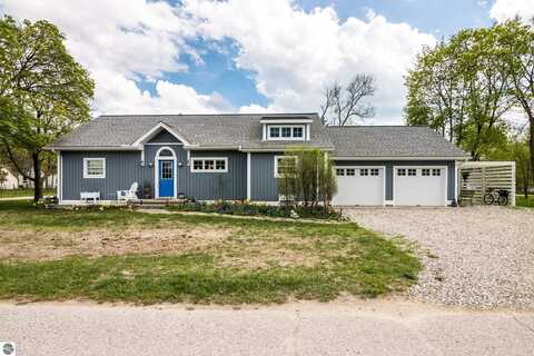 203 W 2nd Street, Elk Rapids, MI 49629