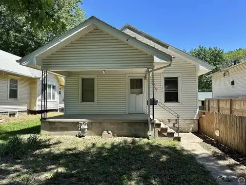 104 NW Kendall AVE, Topeka, KS 66606