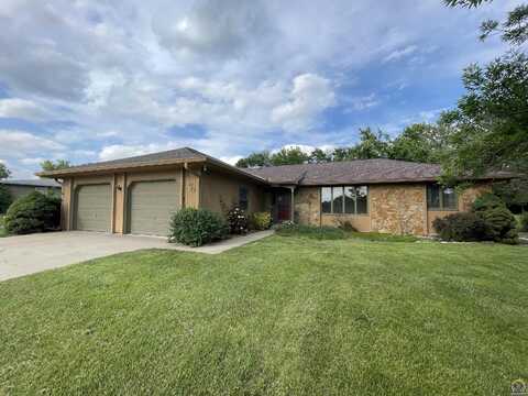 2140 SW Arvonia PL, Topeka, KS 66614