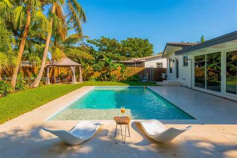 1025 Washington St, Hollywood, FL 33019