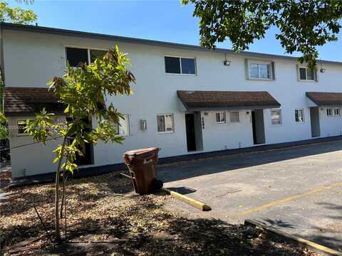 4424 W 12th Ln, Hialeah, FL 33012