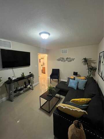 441 NW 7th Ter, Fort Lauderdale, FL 33311
