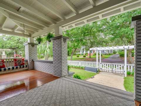 512 N Calhoun Street, Tallahassee, FL 32301