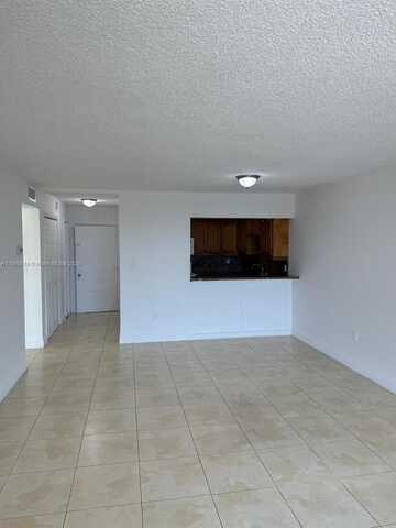 7010 NW 186th St, Hialeah, FL 33015
