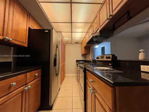4469 Treehouse Ln, Tamarac, FL 33319