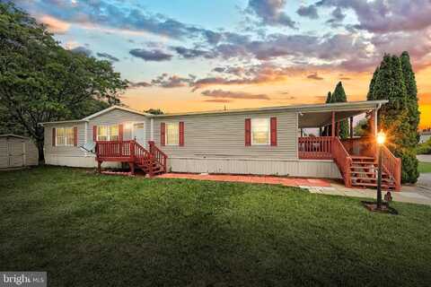 32 BLUE HERON DRIVE, HANOVER, PA 17331