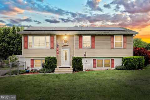390 HANOVER STREET, NEW OXFORD, PA 17350