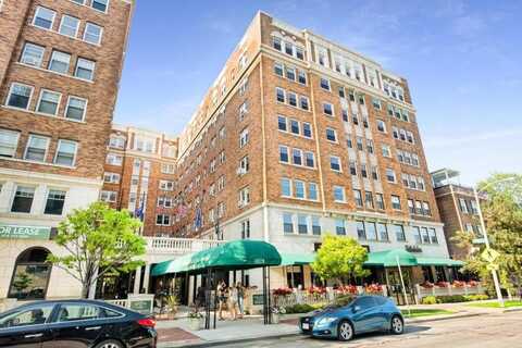 1028 E Juneau Ave, Milwaukee, WI 53202