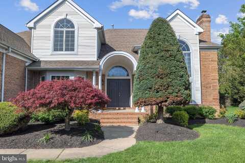 4 STULTS DRIVE, PLAINSBORO, NJ 08536