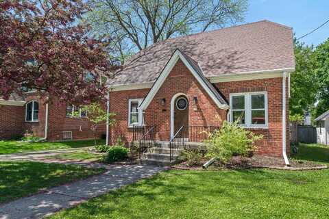 322 S 9th Ave, West Bend, WI 53095