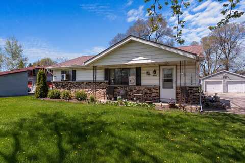 6811 Enge Dr, West Bend, WI 53090