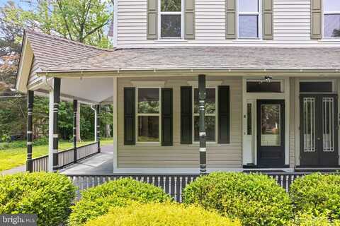 8 E OAK AVENUE, MOORESTOWN, NJ 08057