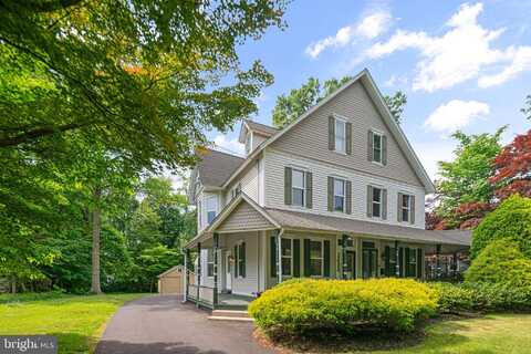 8 E OAK AVENUE, MOORESTOWN, NJ 08057