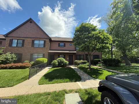 4 BARCLAY COURT, LAWRENCEVILLE, NJ 08648
