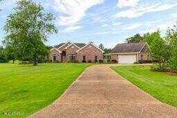 123 Munich Dr, Madison, MS 39110