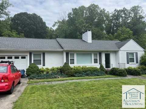 711 Windsor Ln, Martinsville, VA 24112