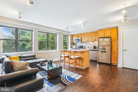 212 OAKWOOD STREET SE, WASHINGTON, DC 20032
