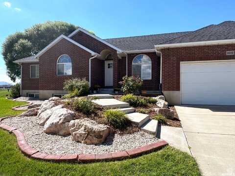 1602 DORAL, Syracuse, UT 84075