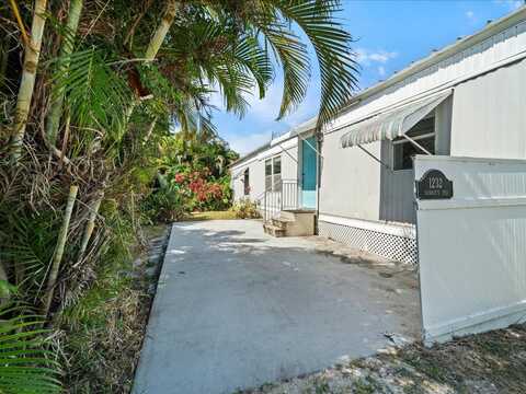 1232 WOODLAWN AVENUE, PUNTA GORDA, FL 33950
