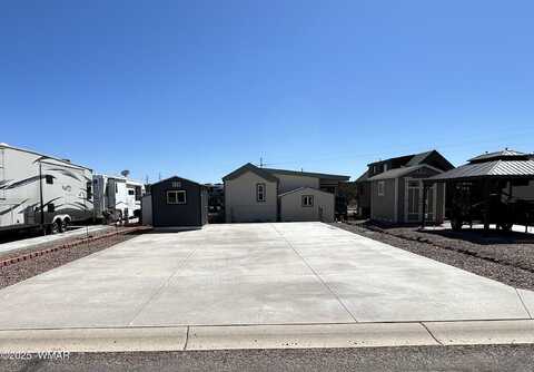 8205 Apache Way, Show Low, AZ 85901