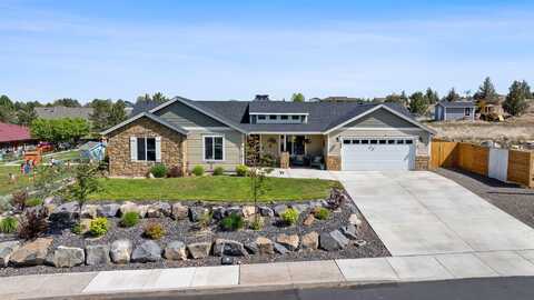 708 NE A Street, Madras, OR 97741