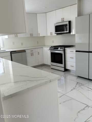 400 Brookside Avenue, Oakhurst, NJ 07755