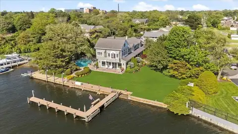 501 Bay 5th Street, West Islip, NY 11795