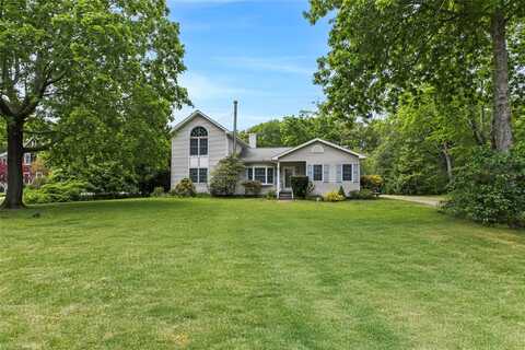 6645 Peconic Bay Boulevard, Laurel, NY 11948