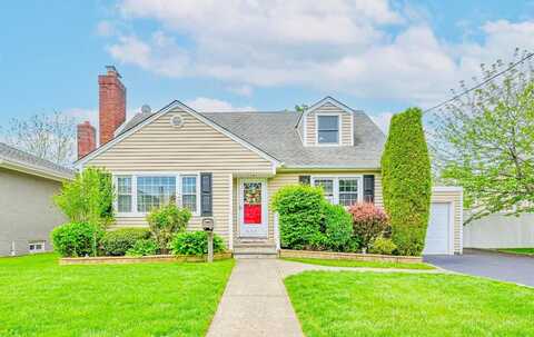 1652 Baker Avenue, Merrick, NY 11566