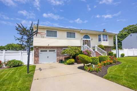 5 Jacqueline Court, West Babylon, NY 11704