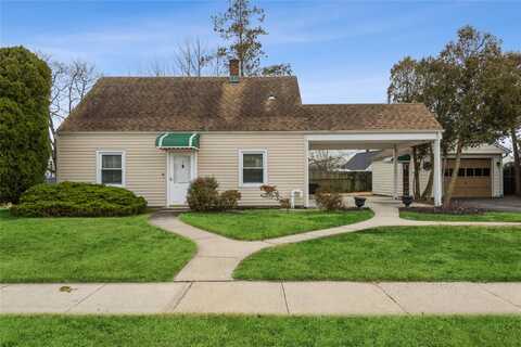 8 Sandy Lane, Levittown, NY 11756
