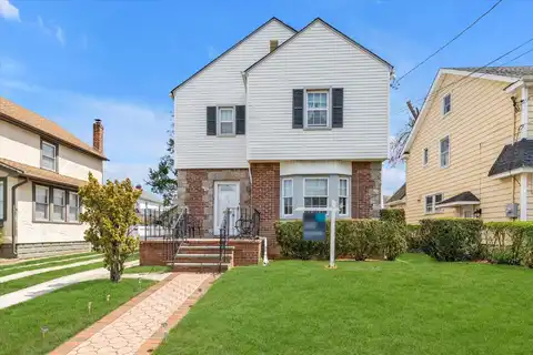 230 Kensington Road, Lynbrook, NY 11563