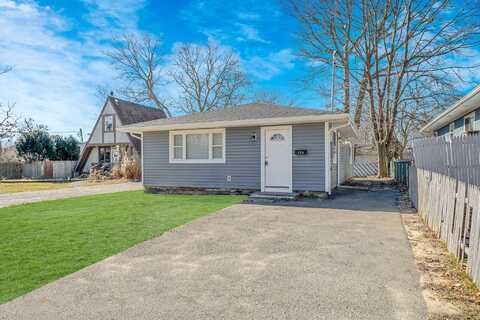 18a Broadway, Mastic, NY 11950
