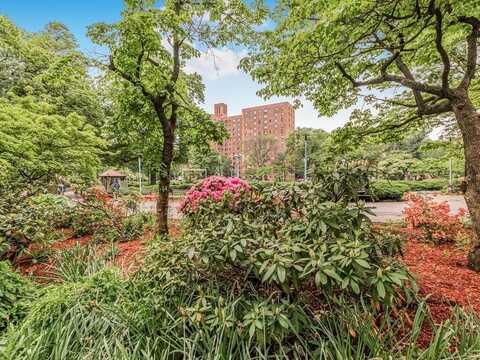 44 Metropolitan Oval, Bronx, NY 10462