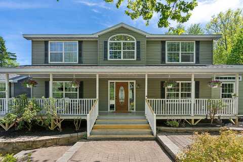 17 South Road, Winthrop, ME 04364