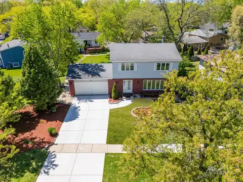 630 S Walnut Lane, Schaumburg, IL 60193