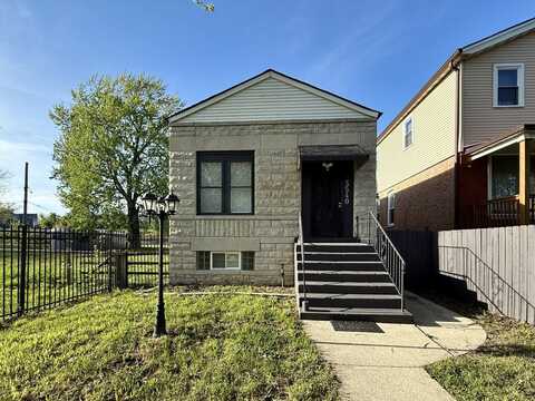 3540 W Carroll Avenue, Chicago, IL 60624