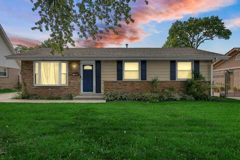 13000 W Playfield Drive, Crestwood, IL 60418