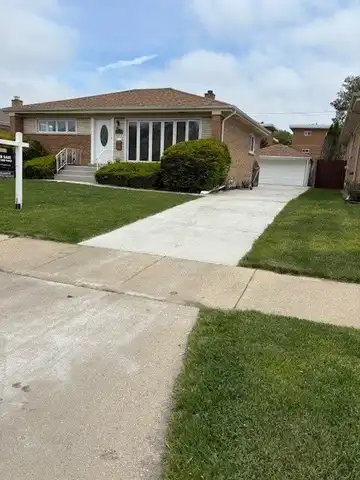 4607 KOLZE Avenue, Schiller Park, IL 60176